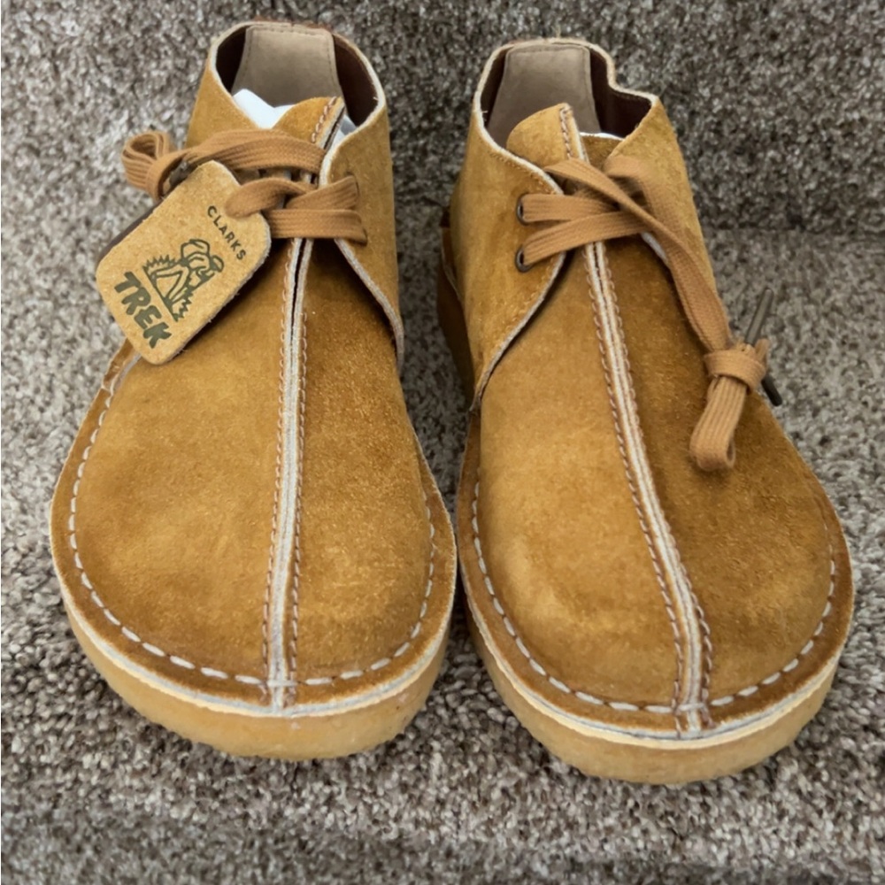 Clarks Men's Tan Suede Chukka Boots